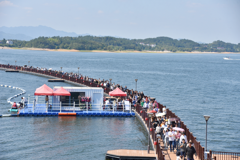 國慶假期第五天：好人好事暖人心，文明旅游成風尚